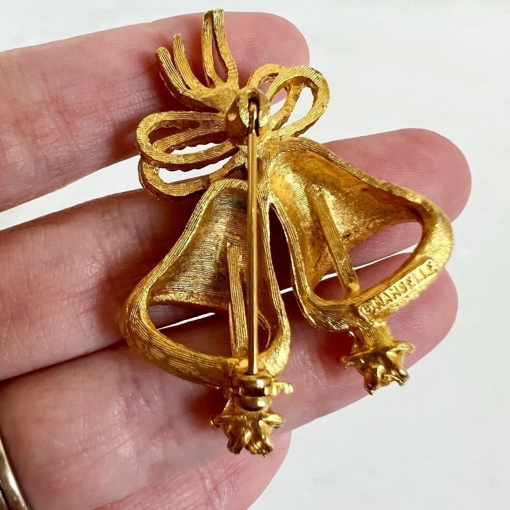 Vintage Mamselle Women Gold Christmas Bells with Pearl Pin Holiday Brooch - Picture 6 of 9